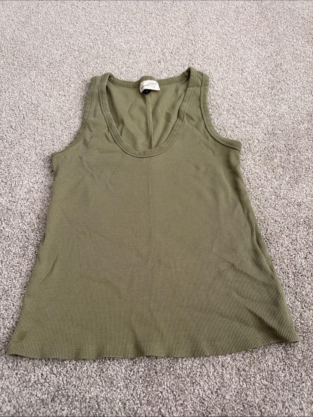 Universal Thread Women’s 5 Pack Tank Tops - Olive Green, White, Light Pink… - Picture 6 of 16